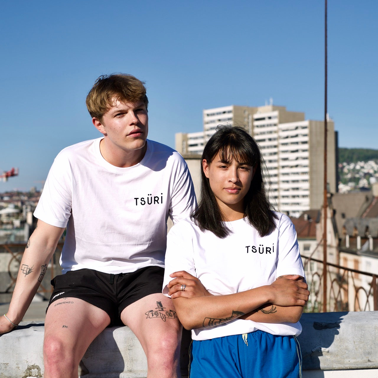 Weisses T-Shirt mit dem Tsüri Logo